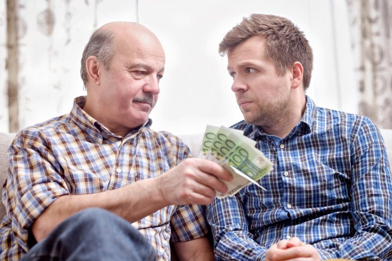 how-much-money-would-you-lend-to-family-and-friends.jpg